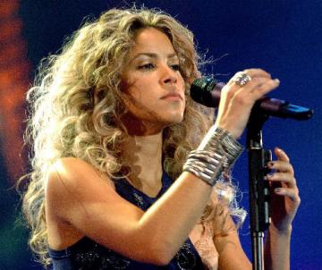 1120813625_shakira.jpg